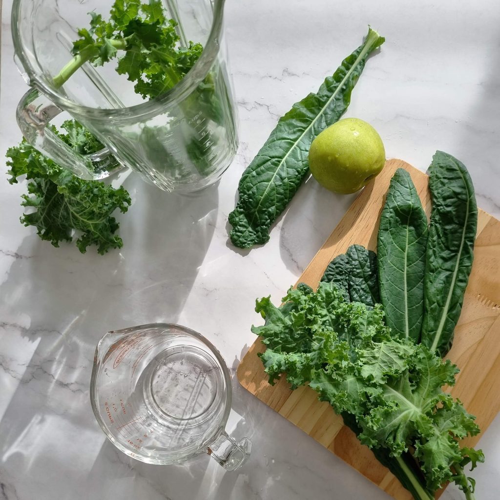 the many health benefits of curly and tuscan kale